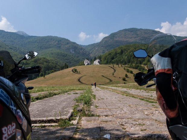 Sutjeska monument