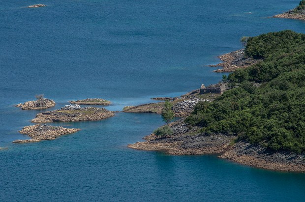 Slansko Jezero lake, Montenegro