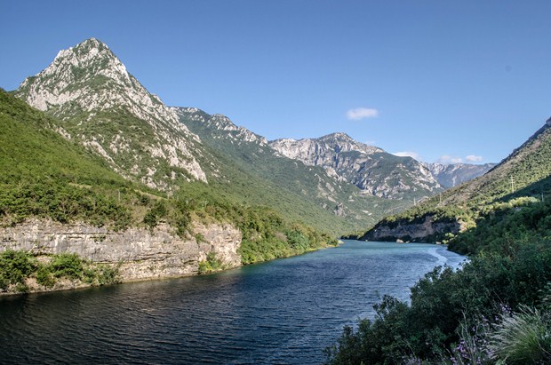 Road beside Neretva river