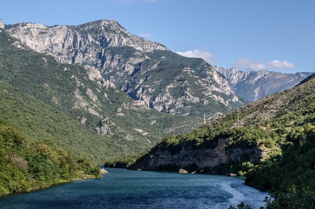 Road beside Neretva river