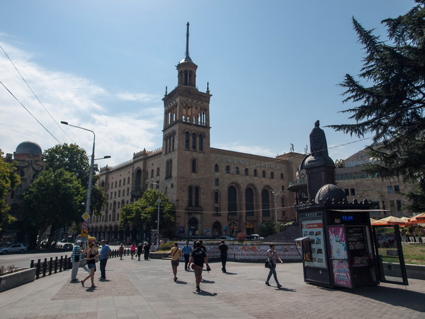 Tbilisi, Rustaveli Square