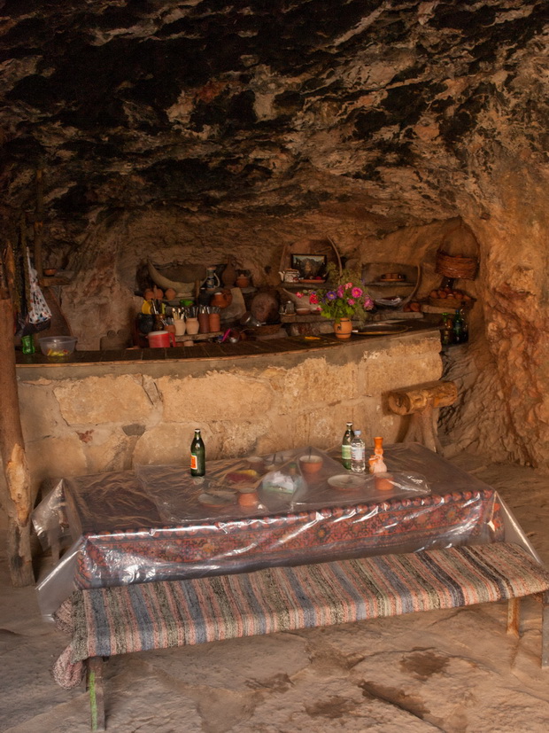 Cave cafe near Noravank