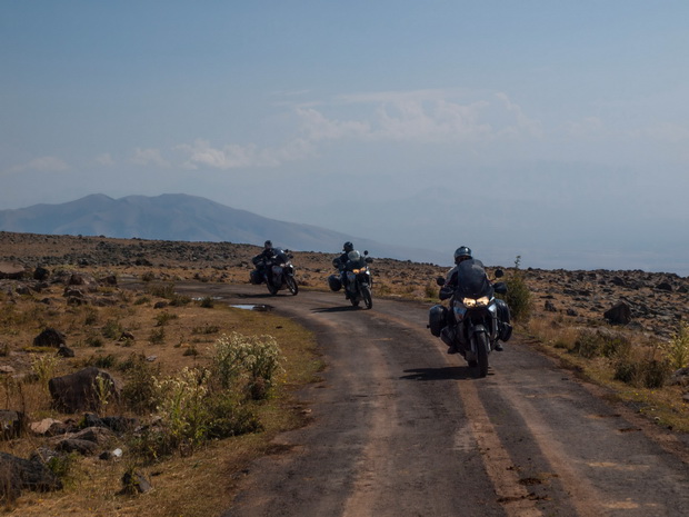 Road to lake Kari