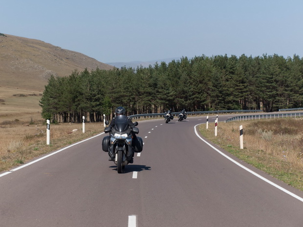 Road to Georgia - Turkey borders near Kartsakhi lake