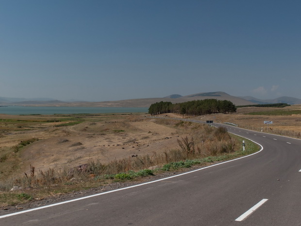 Road to Georgia - Turkey borders near Kartsakhi lake