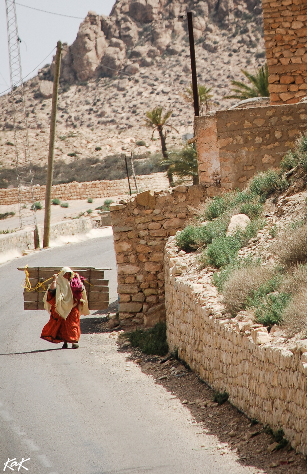 woman in Toujane Tunisia