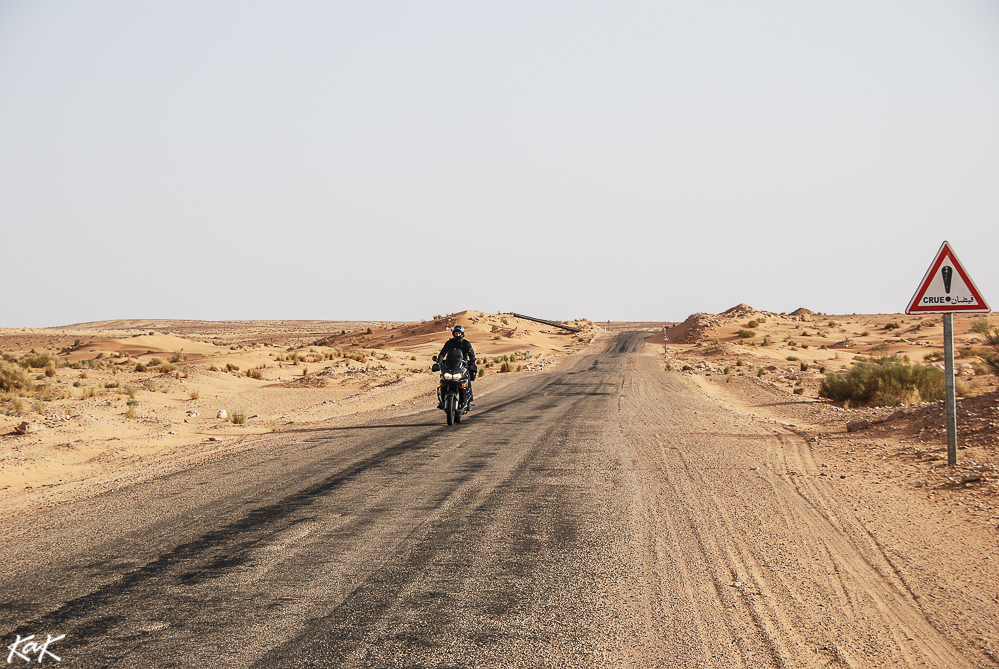 crossing sahara in pipeline road