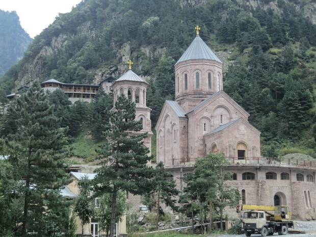 Church near Zemo Larsi 