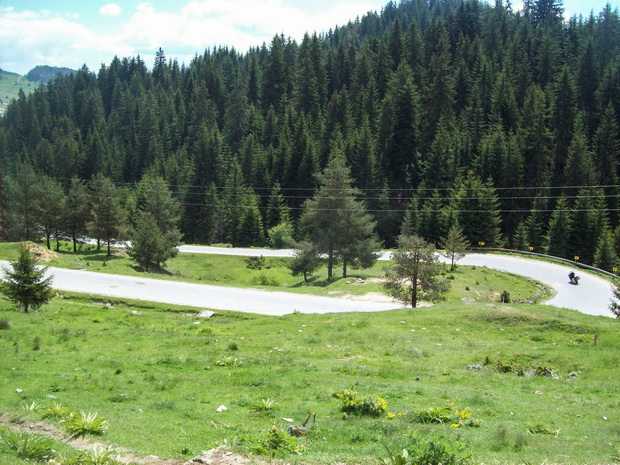 Kovachevitsa-Dospat road