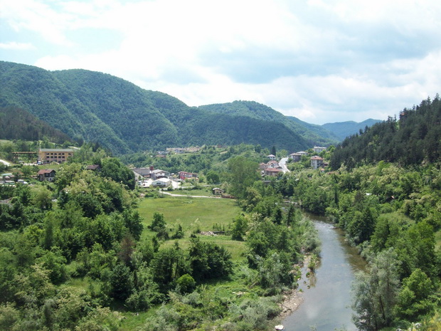 Madan-Startsevo road