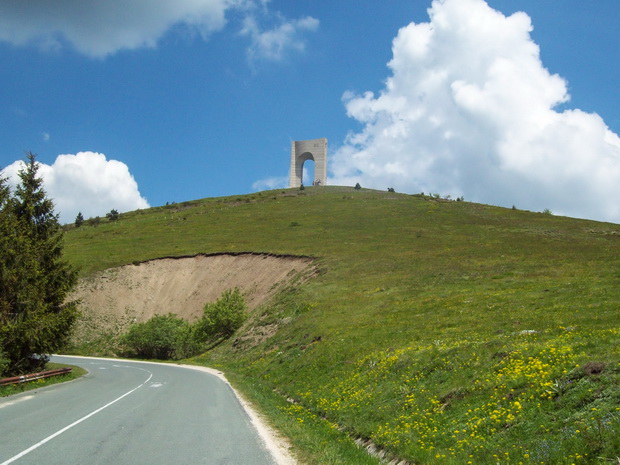 Beklemeto Pass