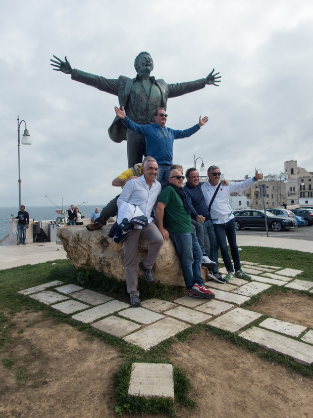 Polignano a Mare, statue of Domenico Modugno