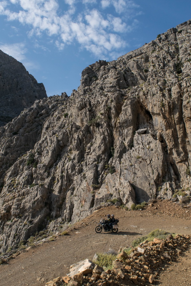 Road from Kapetaniana to Tripiti