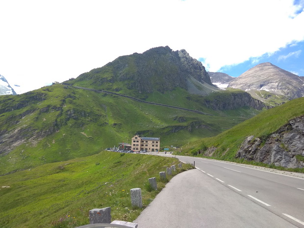 Road to Pasterze glacier