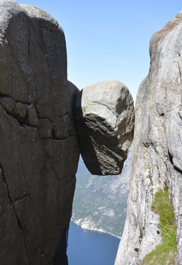 Kjeragbolten, Norway