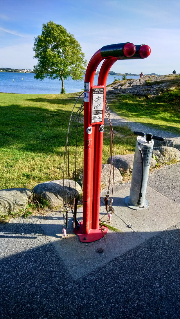 Public bike repair stand, Norway