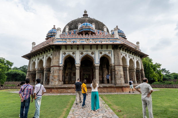 New Delhi, Isa Khan tomb