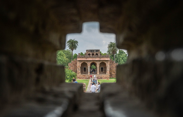 New Delhi, Isa Khan tomb