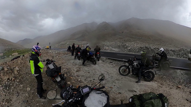Road to Pangong lake