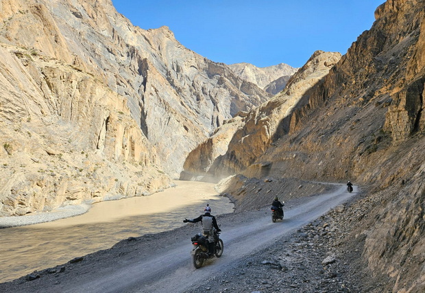 Χύμα-Λάιανς: A Himalayan Adventure