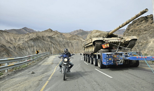 Χύμα-Λάιανς: A Himalayan Adventure